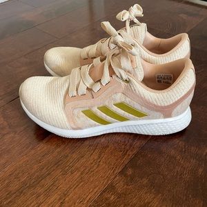 Adidas Edge Lux 4 Women’s Running Shoe Size 8.5 in peach and gold